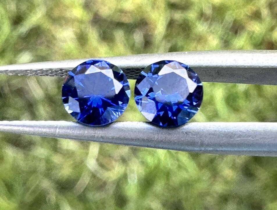 1.23 Ct (5mm Rounds) Royal Blue Sapphire/heat Only (2pcs)