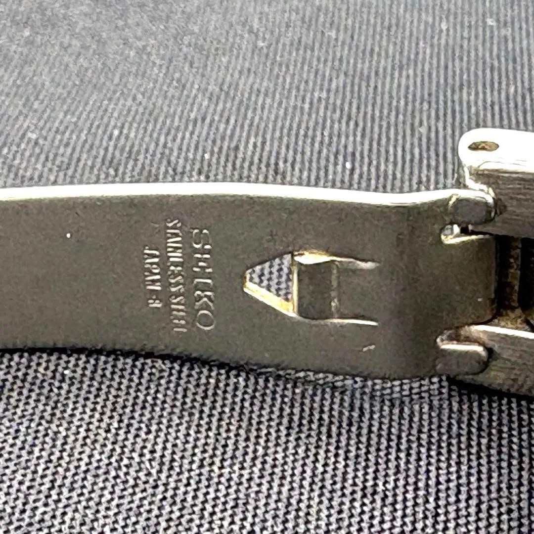 This is a rare SEIKO LUKIA ladies’ watch, with a brand new battery replaceme