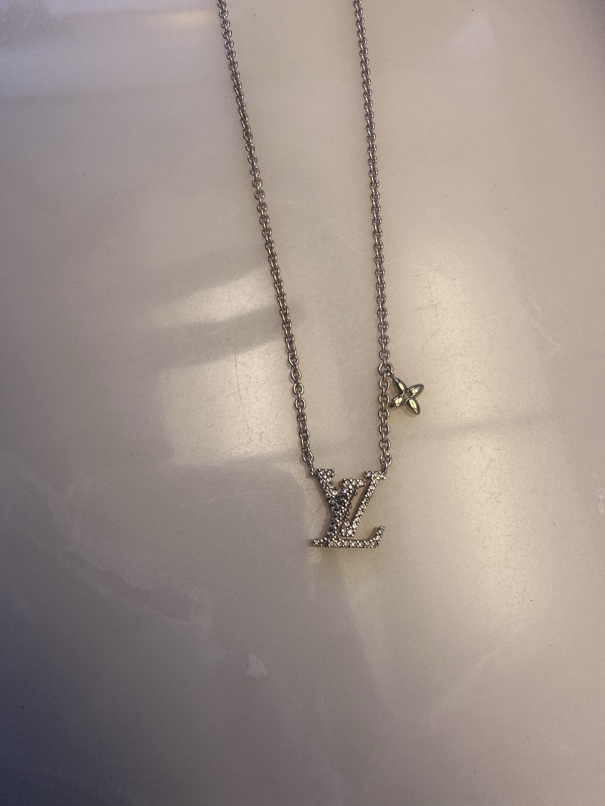 LOUIS VUITTON WomenNecklace metal M00596Necklace LV Iconic