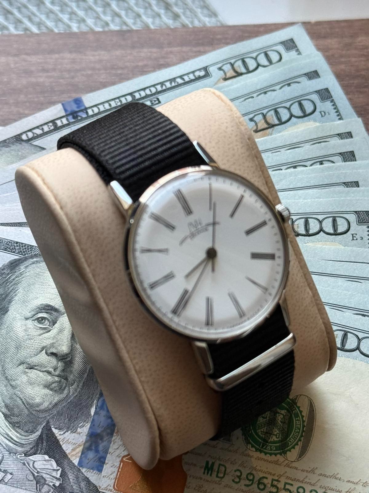 Luch Slim Deluxe Mechanical Watch Ultra Thin Vintage USSR Soviet Men’s Poljot 23