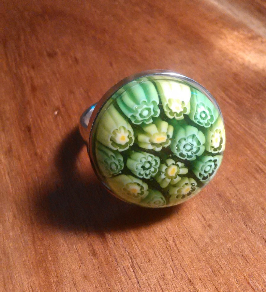 Green Murano Style Glass Stainless Steel Ring (Size 8)