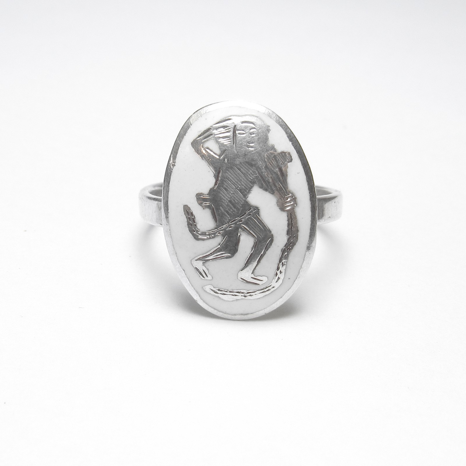 SIAM 1960s Sterling Silver White Enamel Aquarius The Water Bearer Zodiac Ring