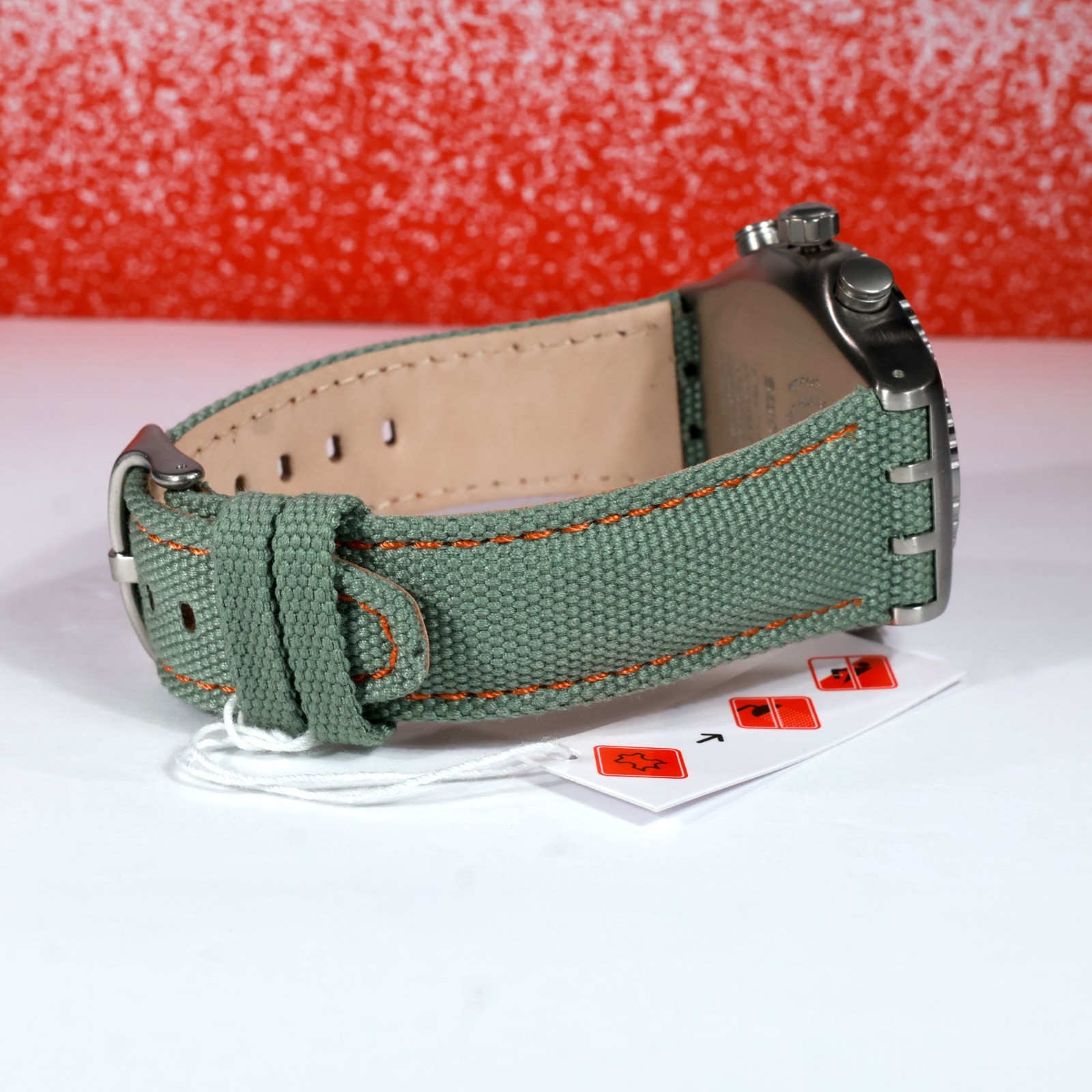 NEW SWATCH SWISS MADE L’HEURE DU MARAIS WATCH YVS402 43MM Green Orange Black