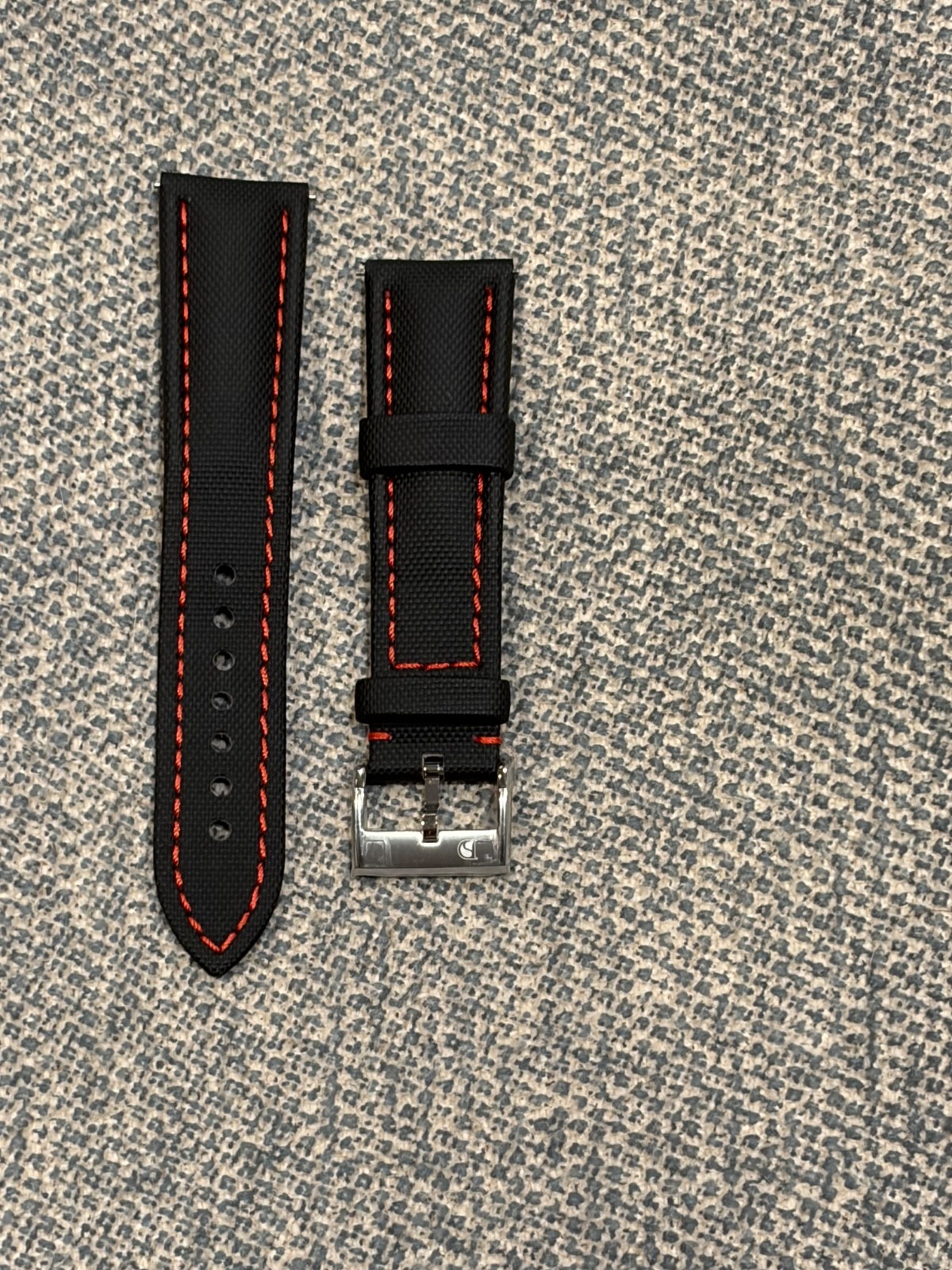 ARTEM SAILCLOTH 21-18mm Watch Strap – red stitching – very good condition