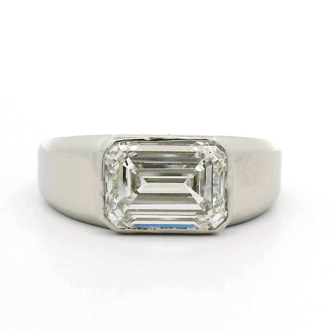 IGI Certified 5.51Crt Lab Grown Emerald Cut Diamond F Color VVS2 925 Silver Ring