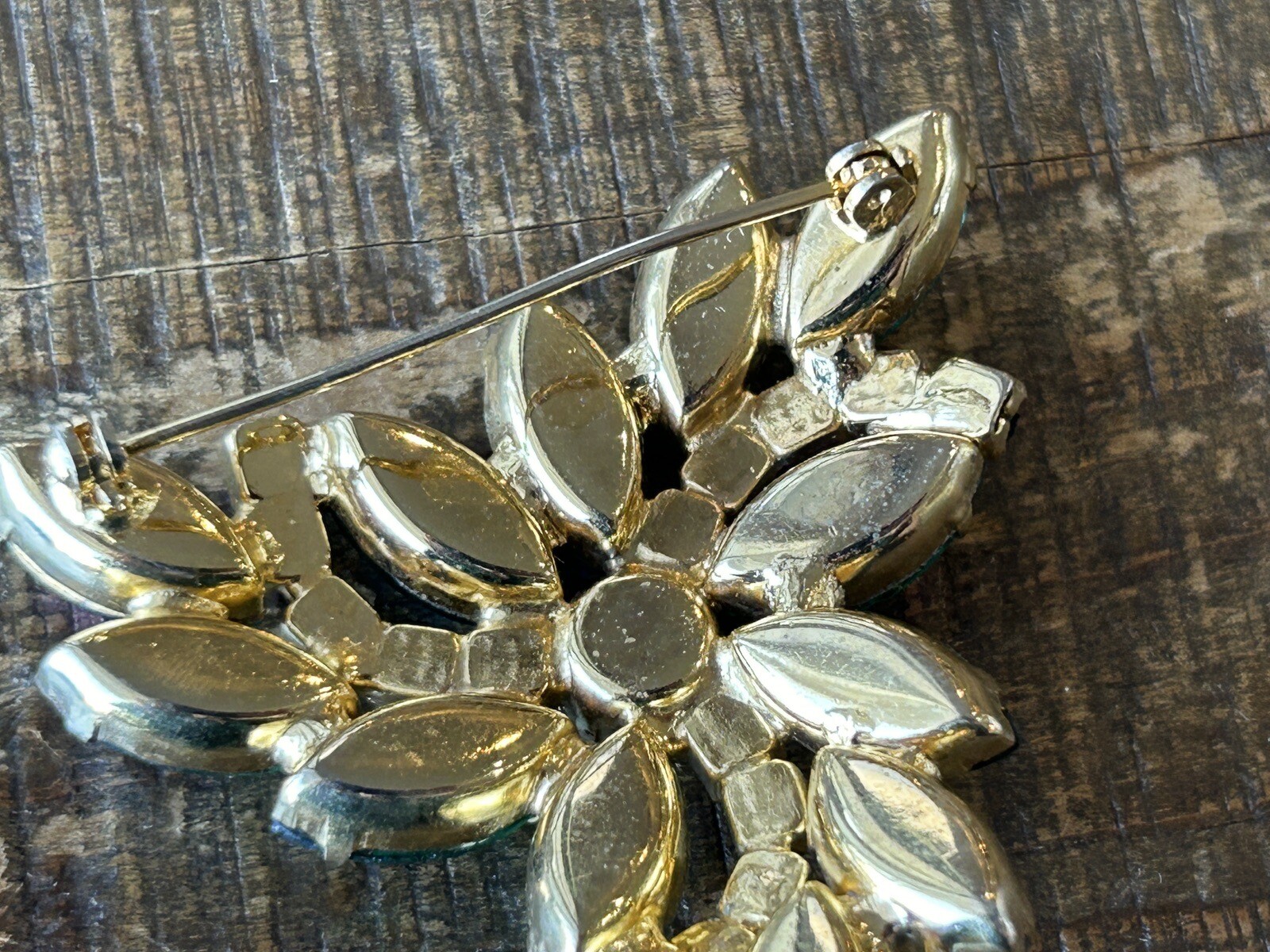 Vintage Emerald Green AB Rhinestone Brooch Unsigned Designer Juliana ? Weiss ?