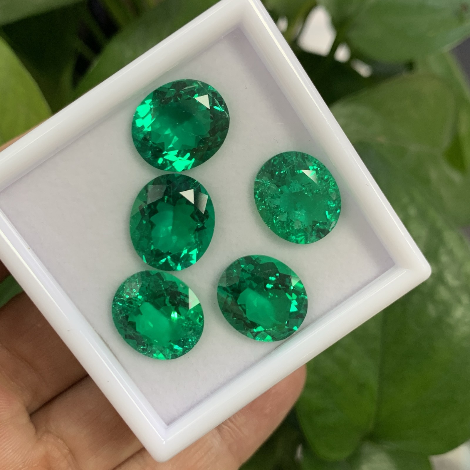 Lab Grown Columbia Emeralds 0.5-5ct Oval Cut Gemstone VVS1 for Jewelry AGL