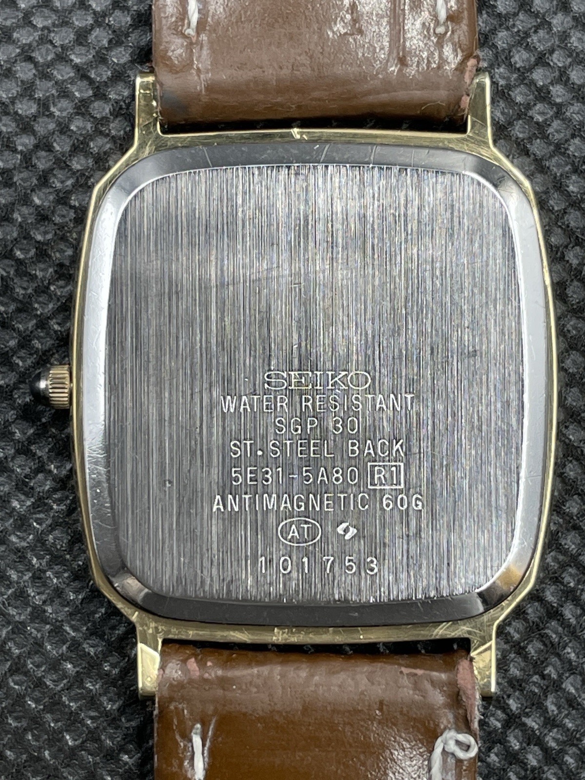 [Very good] Vintage SEIKO Dolce 5E31-5A80 Quartz Gold Men’s Watch From JAPAN