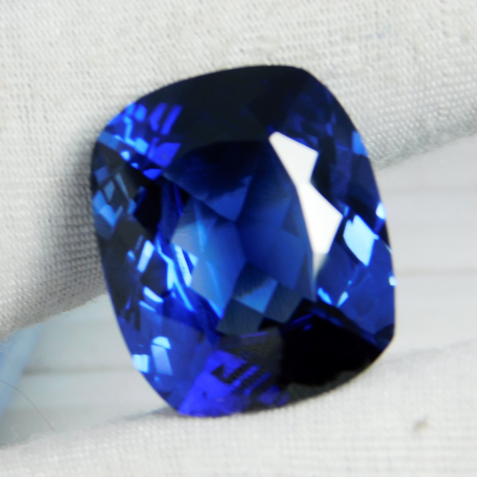 Natural Ceylon Blue Sapphire 29.10 Ct Cushion FLAWLESS Certified Loose Gemstone