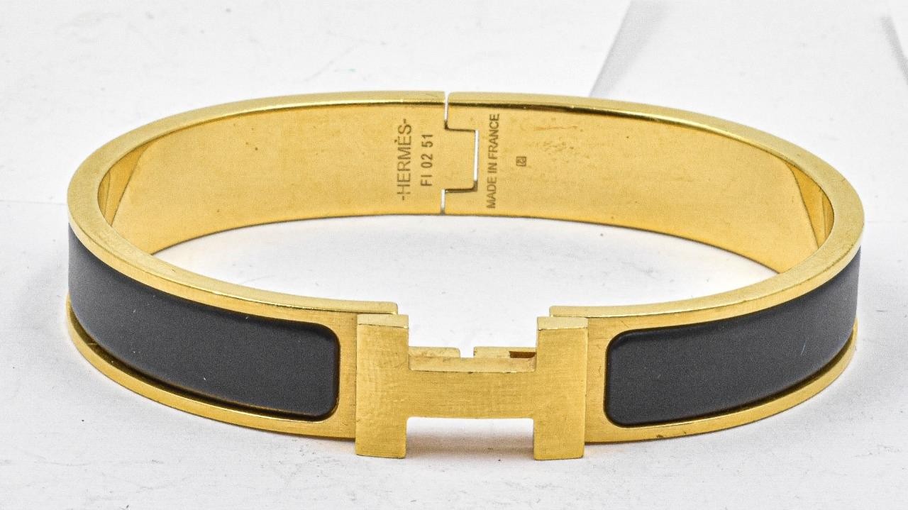 Guaranteed Authentic Hermes Clic H Black Enamel Gold Plated Bracelet F1 02 51