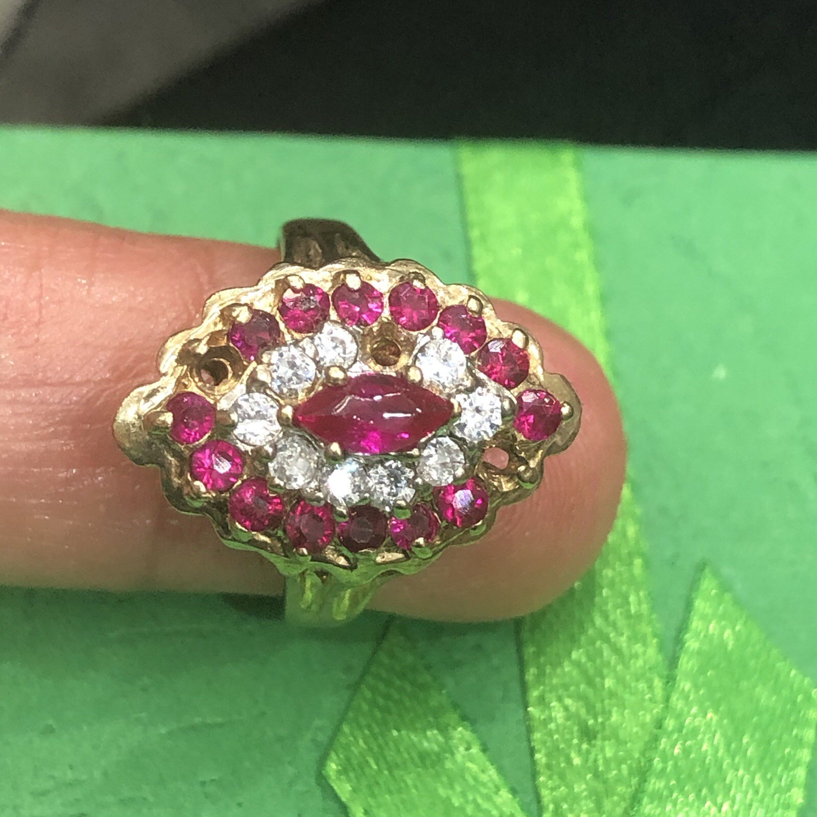 14KT YELLOW GOLD RING RED & WHITE GEMSTONES 1X1mm SIZE 5.5 WEIGHT 4.4g