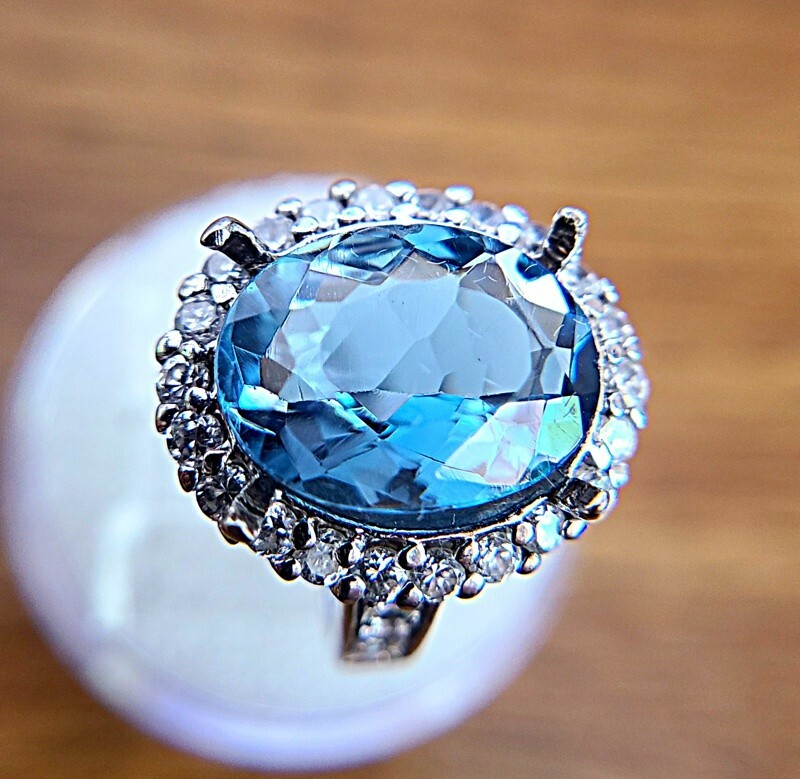 Blue Topaz 6.42 Ct. London Blue Topaz 14 X 10 mm Oval Loose Stone Gemstone