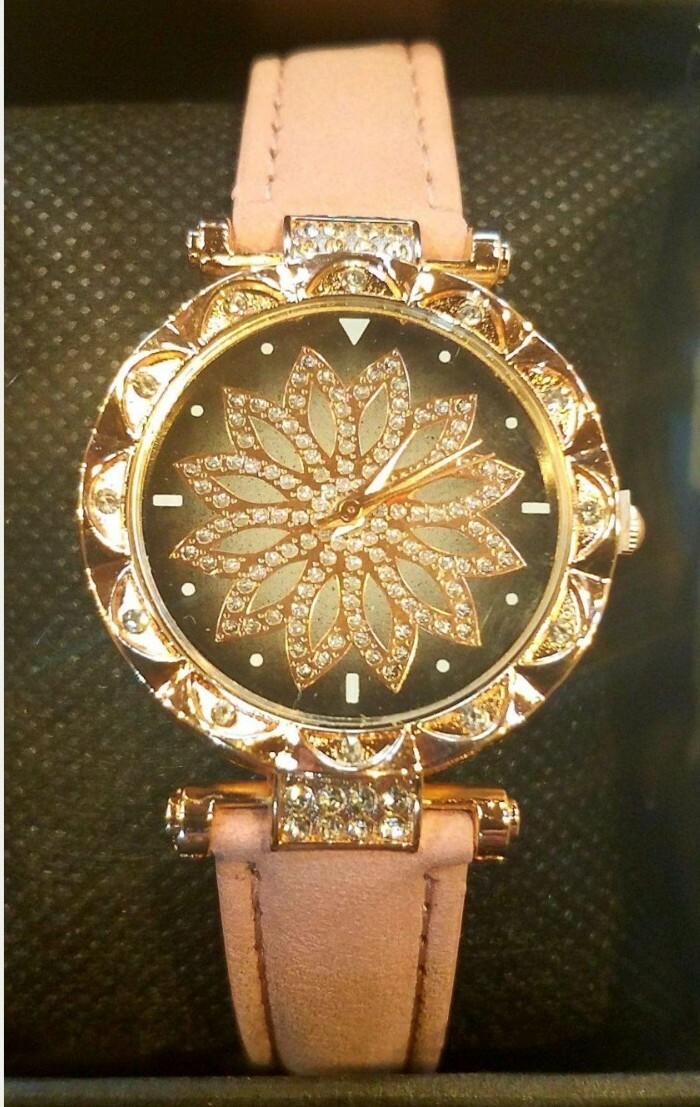Fashion women’s luxury watch with bracelet. For the classy lady. PINK BAND
