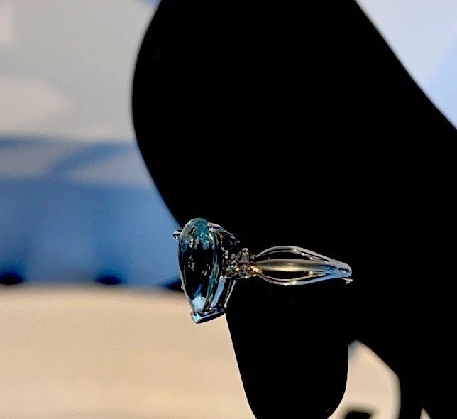 Outstanding Aquamarine Ring 14k W/G pear cut 2.65ct 12×18 .20 dia Size 7