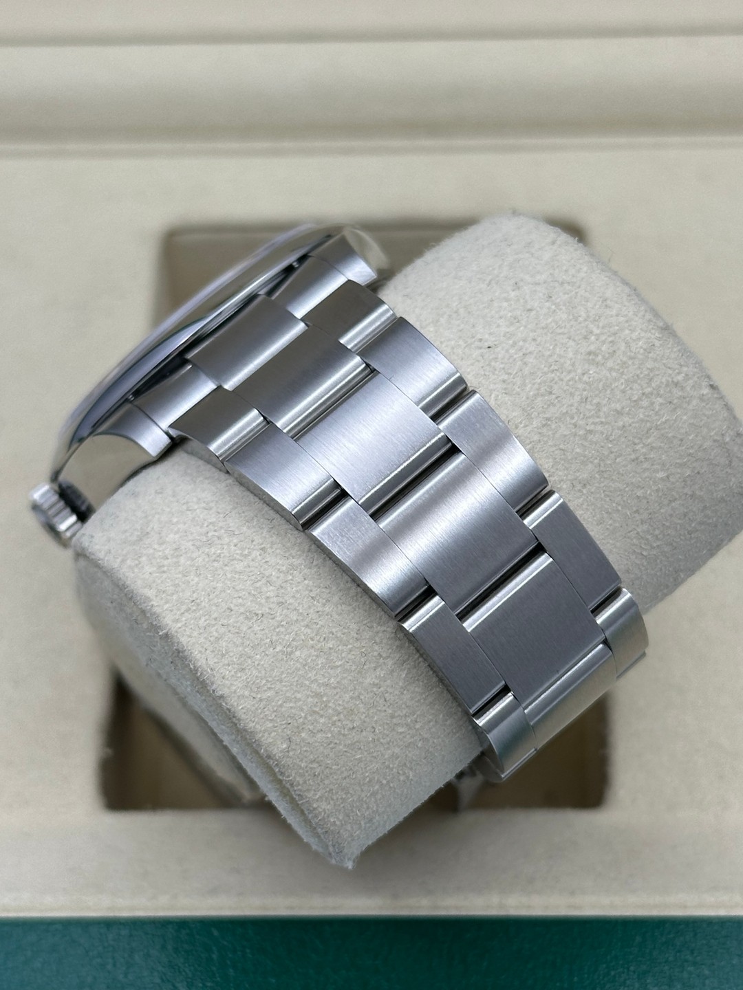 Rolex 134300 2025 Pistachio Dial Box & Papers