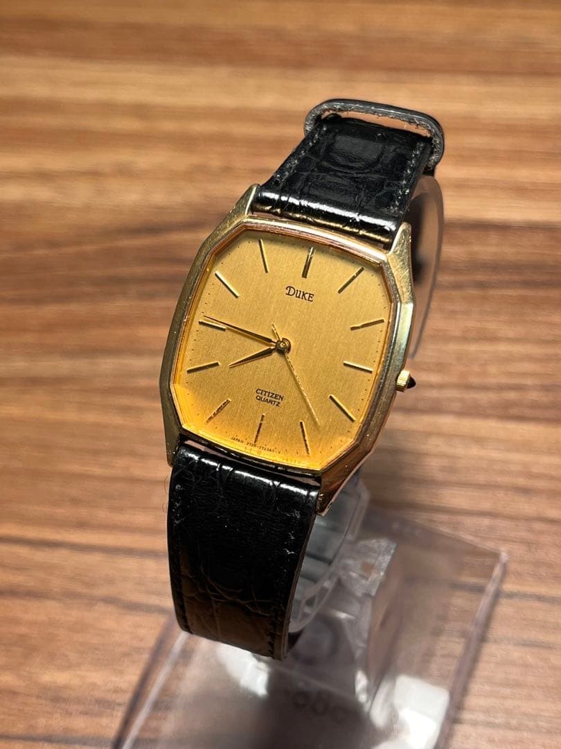 [Showa Retro] CITIZEN Duke Ultra-thin Quartz Wristwatch (Working Condition)