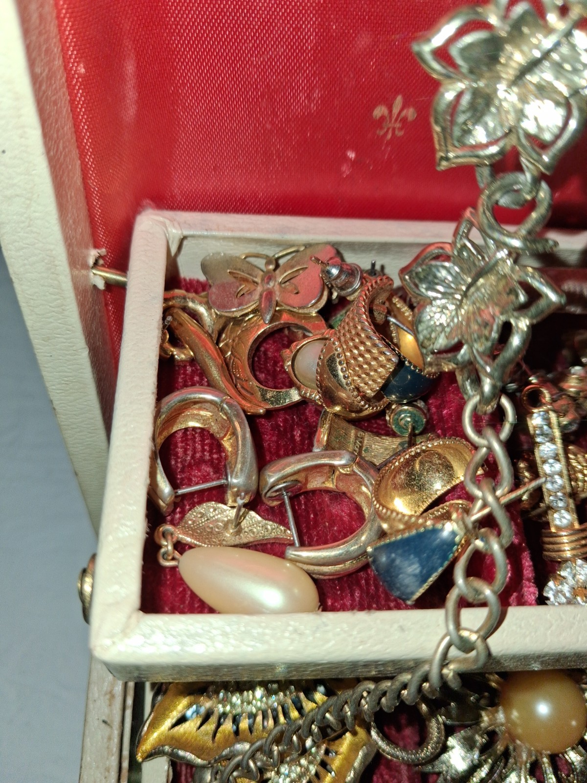 vintage to now jewelry lot unsearched untested