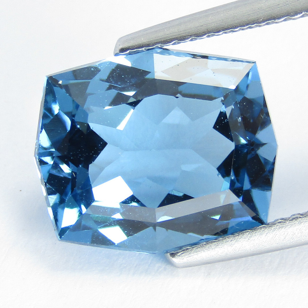 6.20Cts Beautiful Natural Swiss Blue Topaz 12x10mm Cushion Custom Cut Gemstone