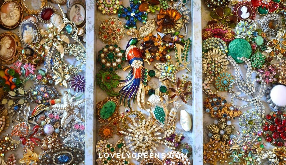 3 Lbs Unsearched Huge Lot VTG Jewelry Vintage Mod Junk + Wear Resell Tangled In