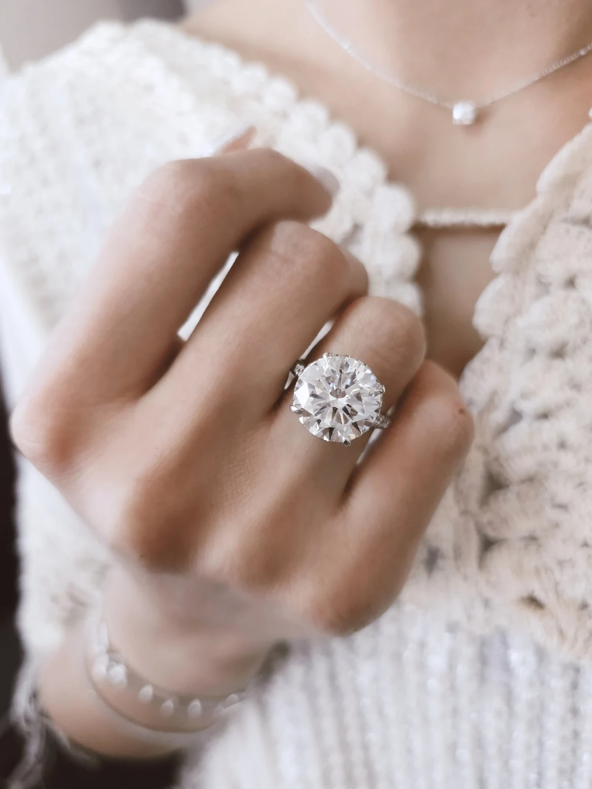 Round Cut Halo Engagement Ring IGI 8CT Lab-Grown Diamond 14k White Gold Wedding