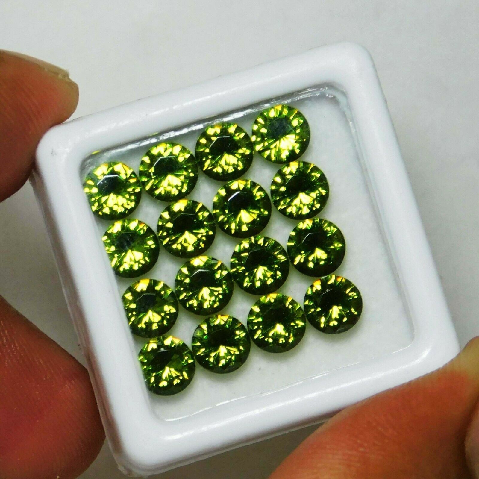 24 PCS Natural Green Sapphire Gemstone Certified Lot 5 MM Round Diamond Cut