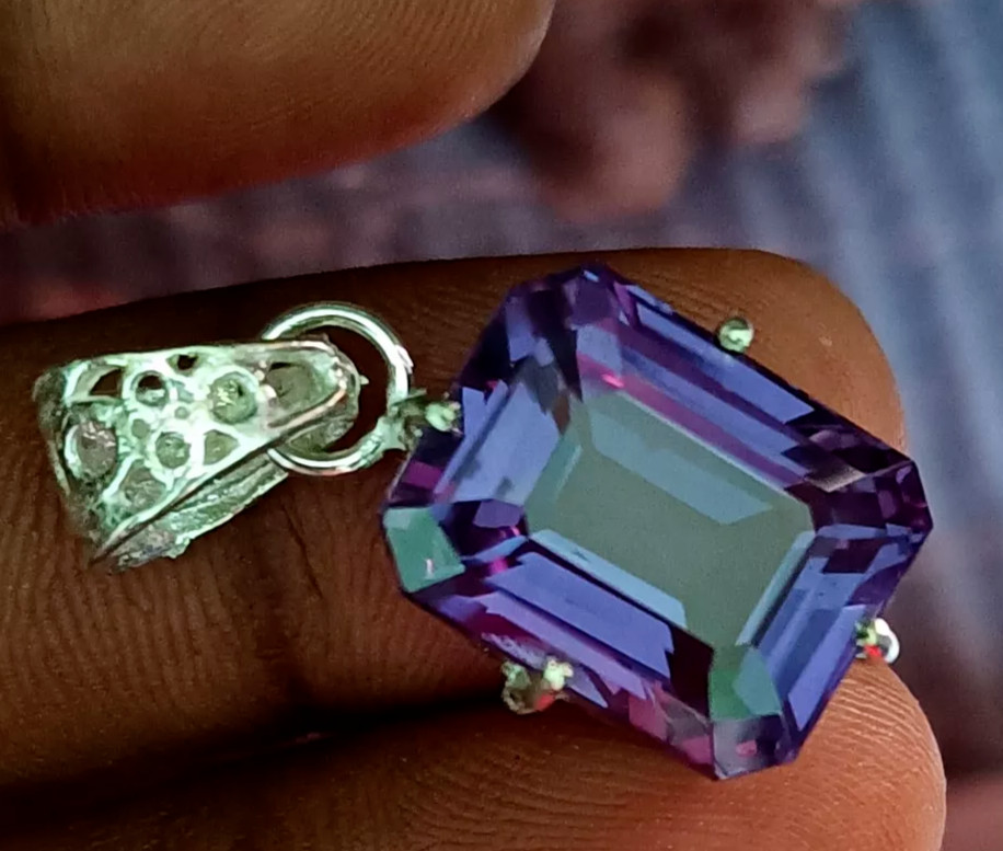 Natural 18.60 CT Color Change Alexandrite Certified Gemstone Pendant 925 Silver