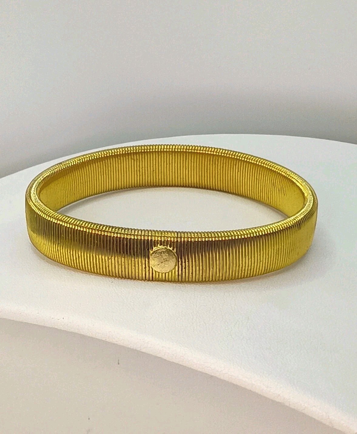Vintage Omega Chain Bracelet Gold Tone Ribbed Mesh Cobra Arm Band Cuff Holder