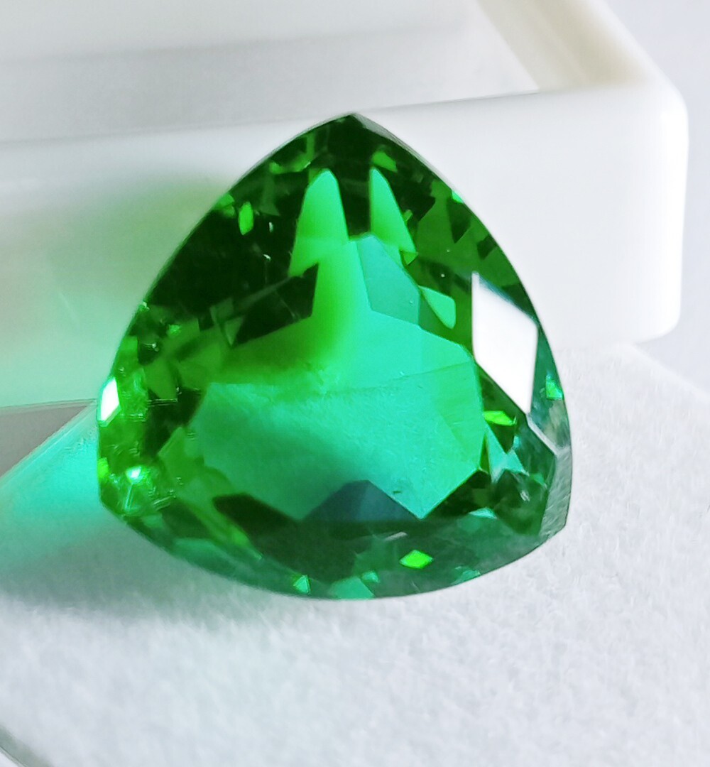Natural Tsavorite Garnet Trillion Cut Green 12.85 Ct Certified Loose Gemstone
