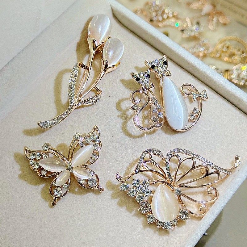 wholesale 20pcs Mix Design Vintage Brooch Pins Lot Enamel Crystal Pearl Resale