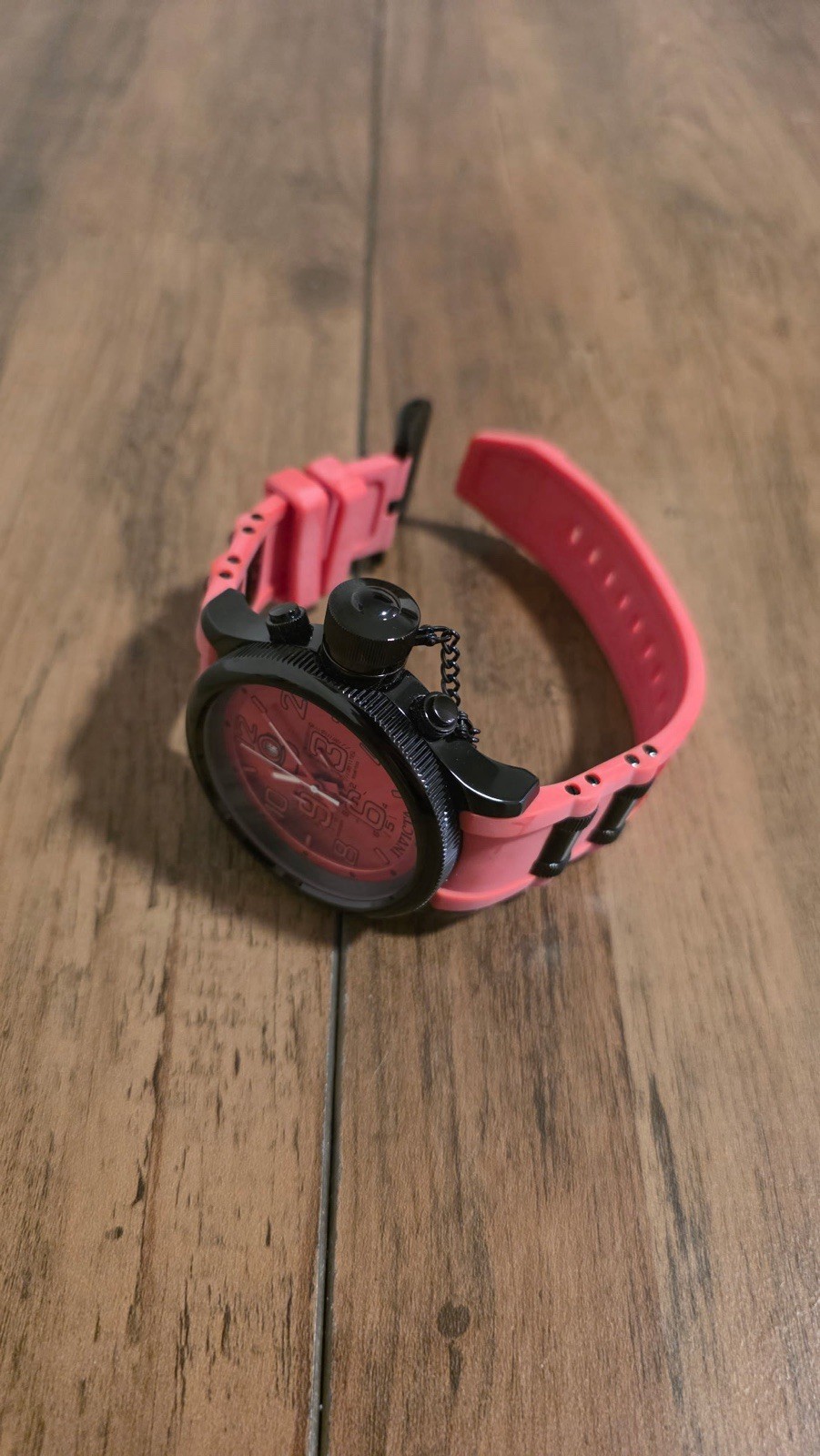 Invicta Russian Diver Men’s Quartz Chronograph 100m Red Dial Black/Pink Strap