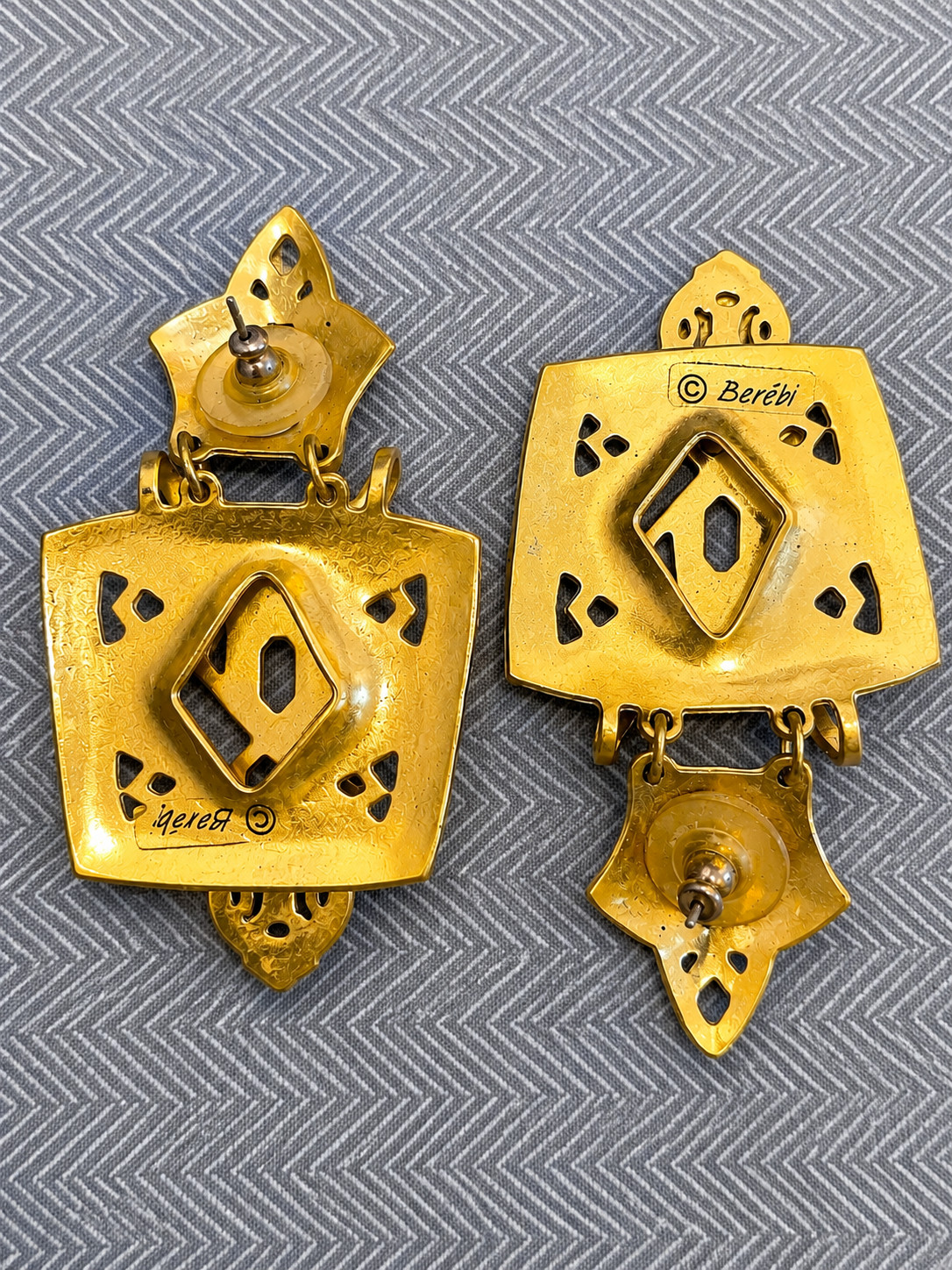 Vintage Edgar Berebi Red Enamel Gold Tone Geometric Dangle Pierced Earrings Sig