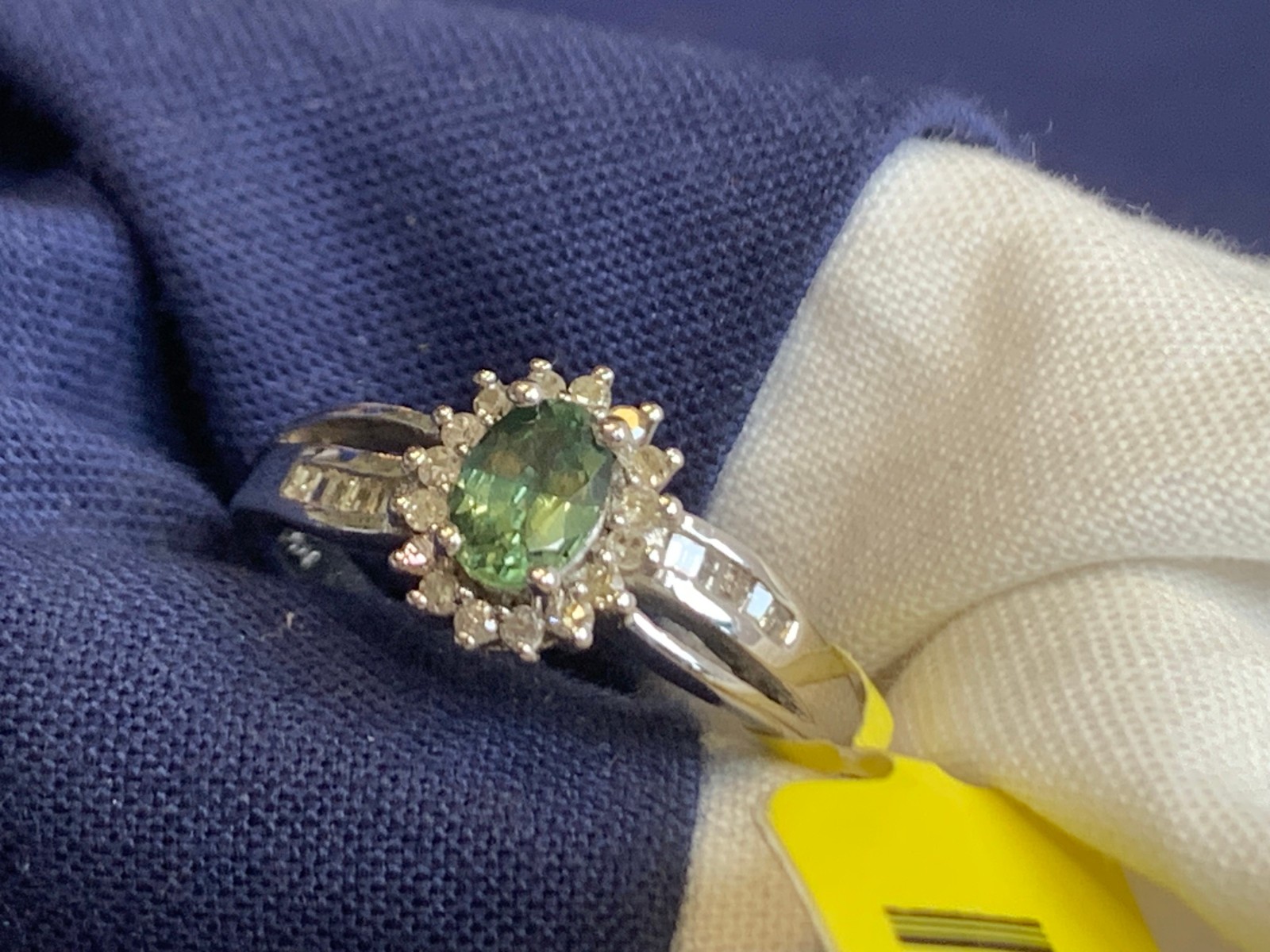 Sterling Silver Diamond Ring 3.24g Fine Jewelry Size 7 Band Green Stone *READ*