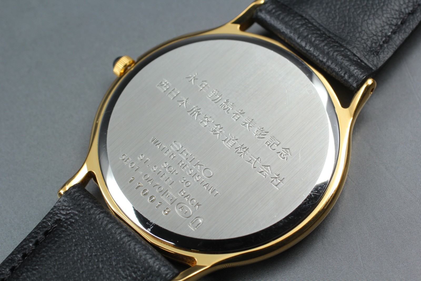 [Near MINT] Vintage Seiko Dolce 5E61-0A70 Gold Roman HAQ Quartz Mens Watch