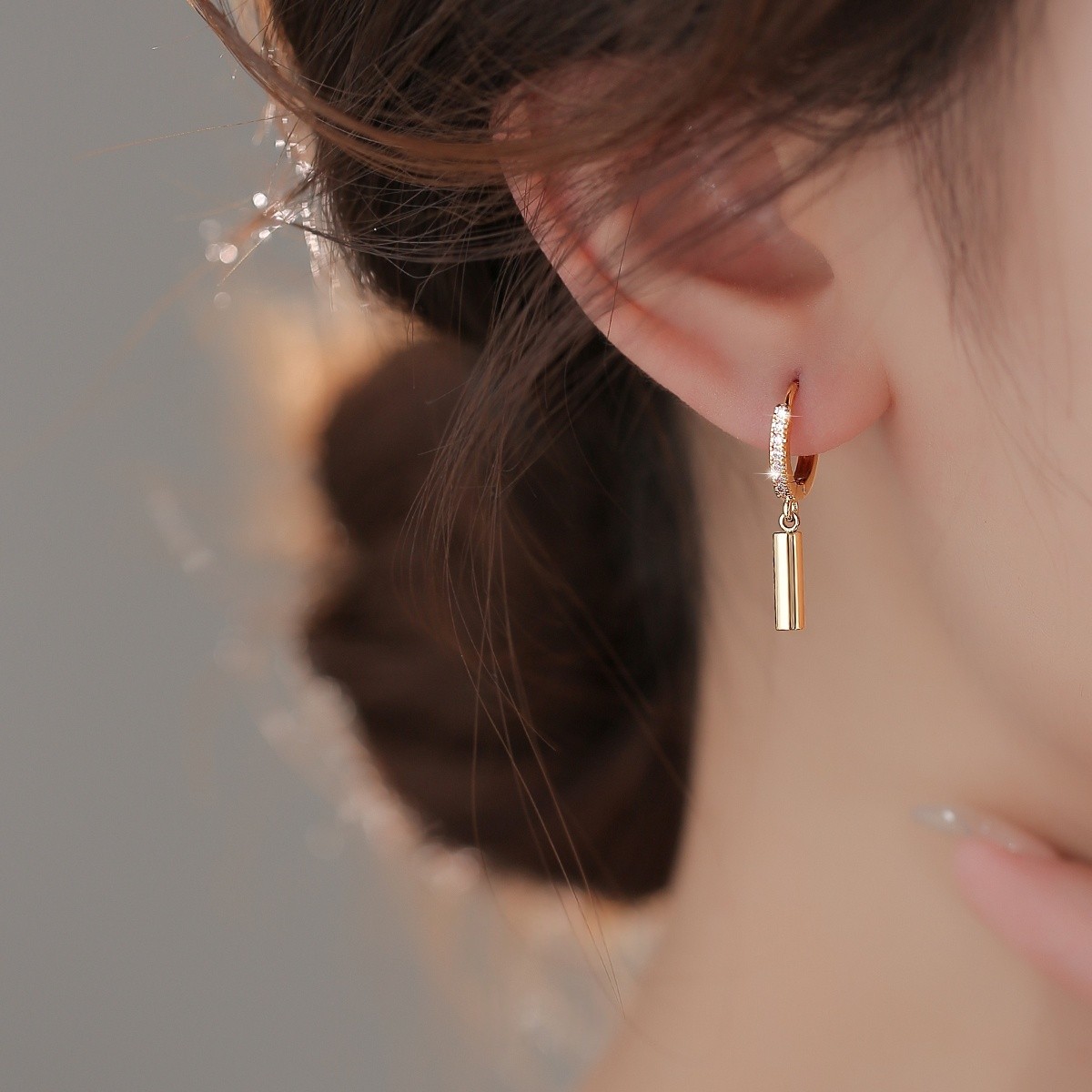 Cylindrical Geometric Niche Light-luxury Ear Clips