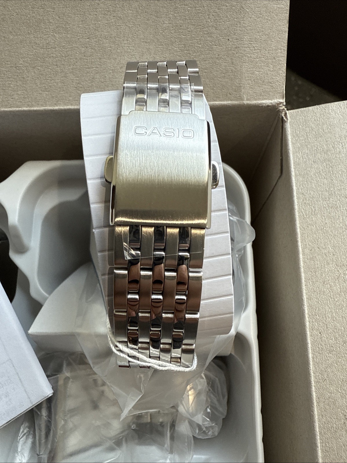 Casio Collection Classic Analog MTP-B190D-7B White Dial 32 mm Men’s Watch