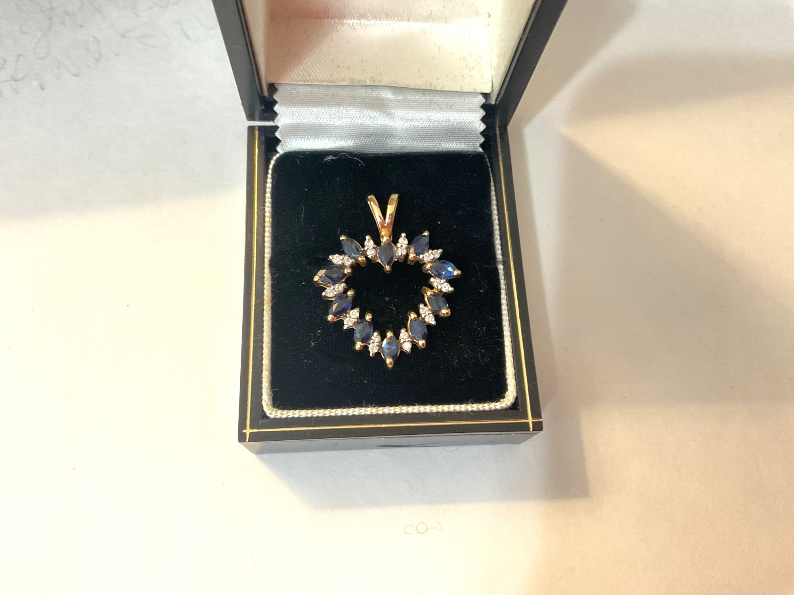 14K Yellow Gold Diamond & Saphire Heart Pendant 3.31 Grams