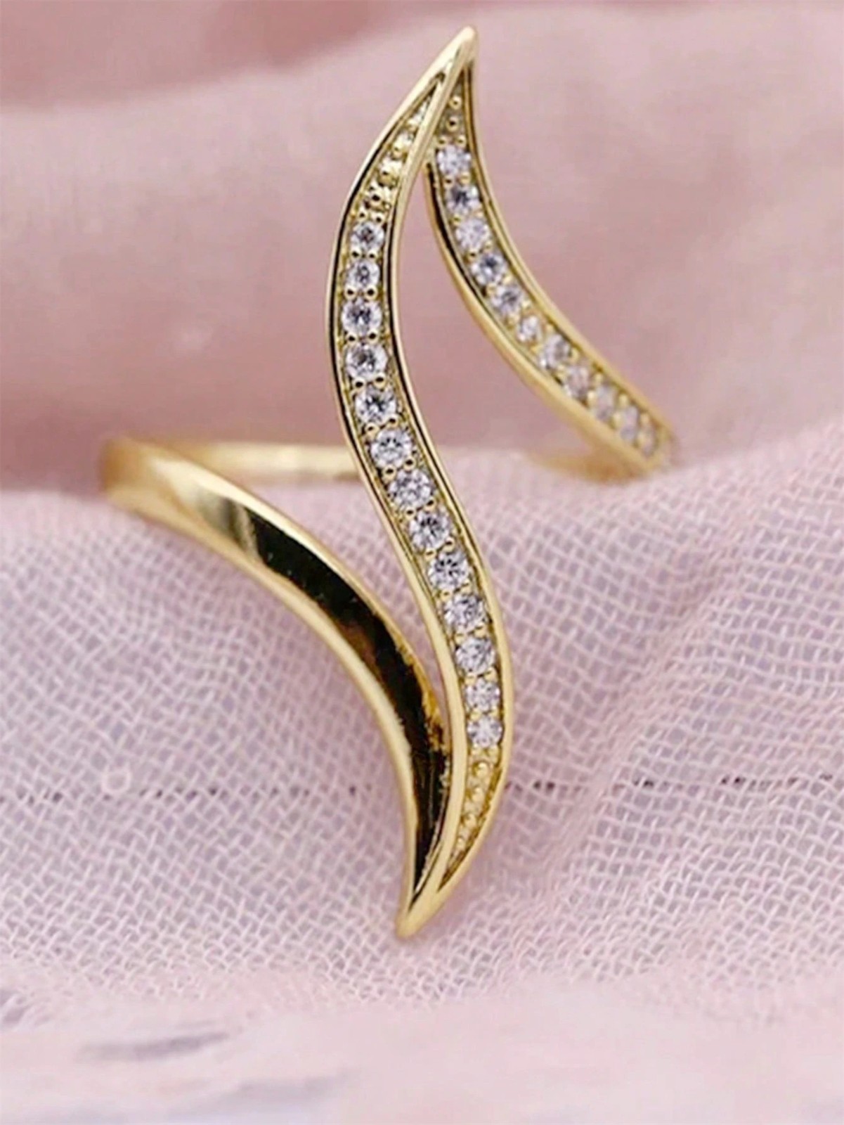 Elegant Cubic Zirconia Ring Curve Twist Women’s Party Engagement Ring Gift Her