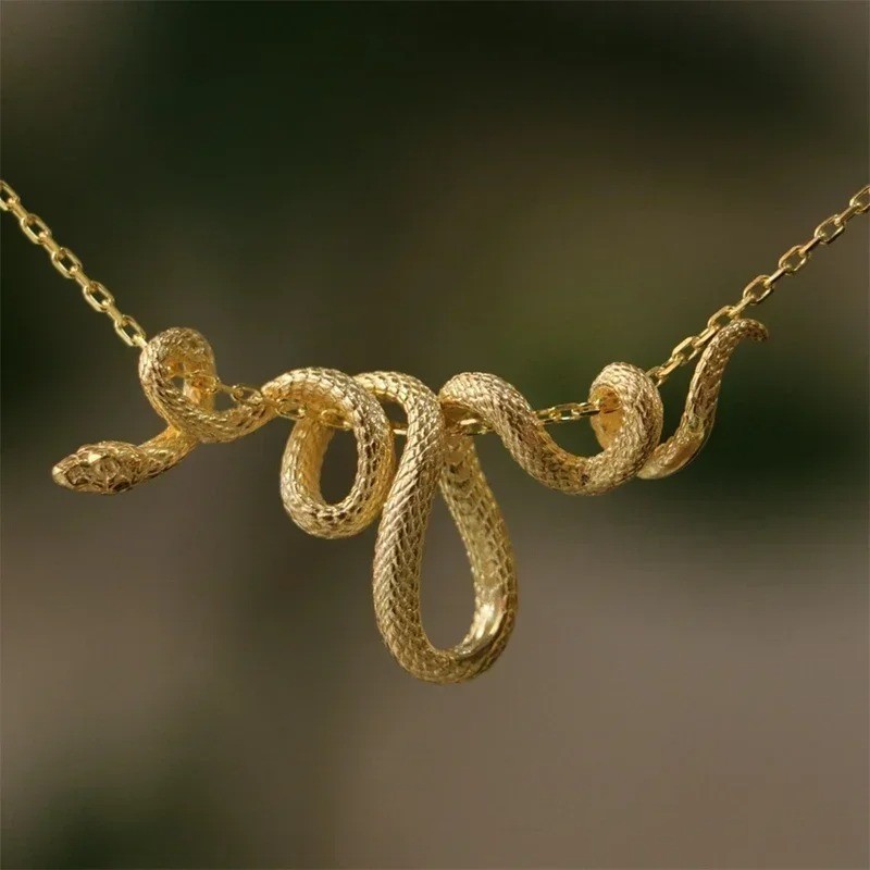 Punk Snake Pendant Necklace Silver Tone Winding Choker Hip Hop Gift Unisex