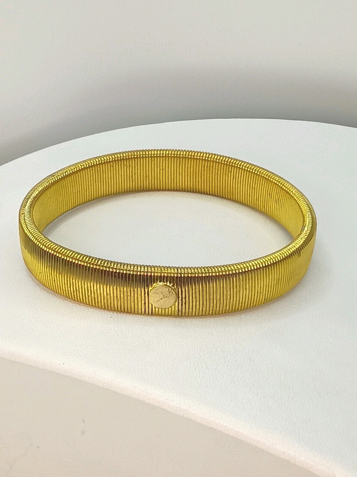 Vintage Omega Chain Bracelet Gold Tone Ribbed Mesh Cobra Arm Band Cuff Holder