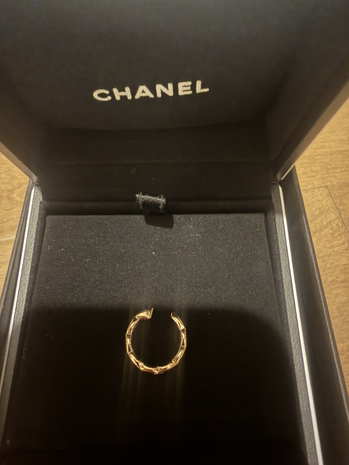 AUTHENTIC CHANEL COCO CRUSH EARCUFF -18K ROSE GOLD