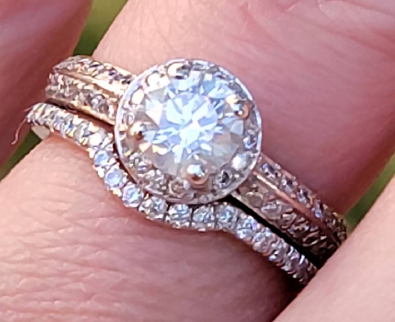 Beautiful Vintage 14k White Gold Diamond Wedding Set. Size 5.75-6.