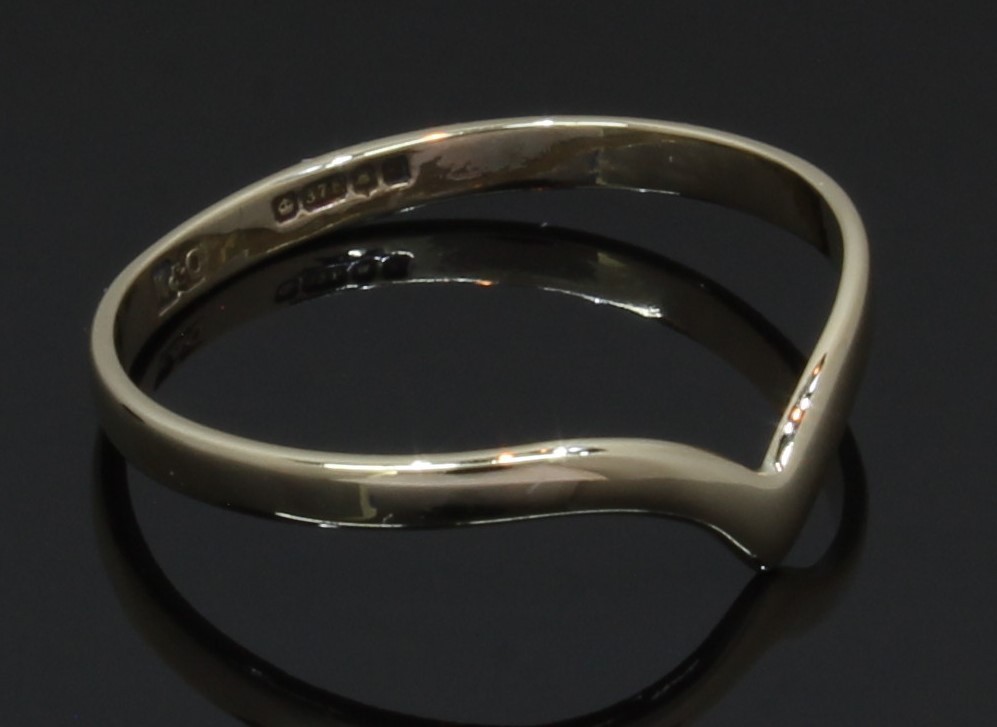 9 Carat Yellow Gold Plain Lightweight Wishbone Ring Size N (80.26.480)