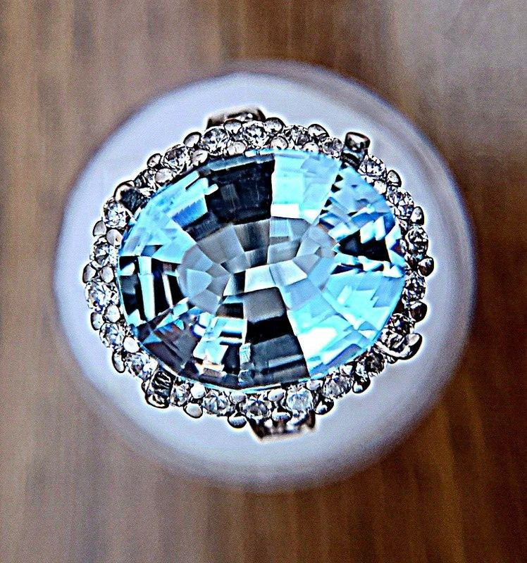 Blue Topaz 10.88 Ct Oval Swiss Blue Topaz 14 X 12 mm Loose Stone Gemstone
