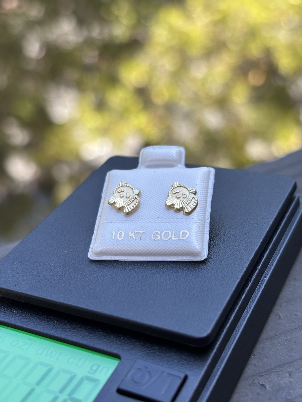 Earrings with 10 carat panda figure, beautiful stoneless earrings