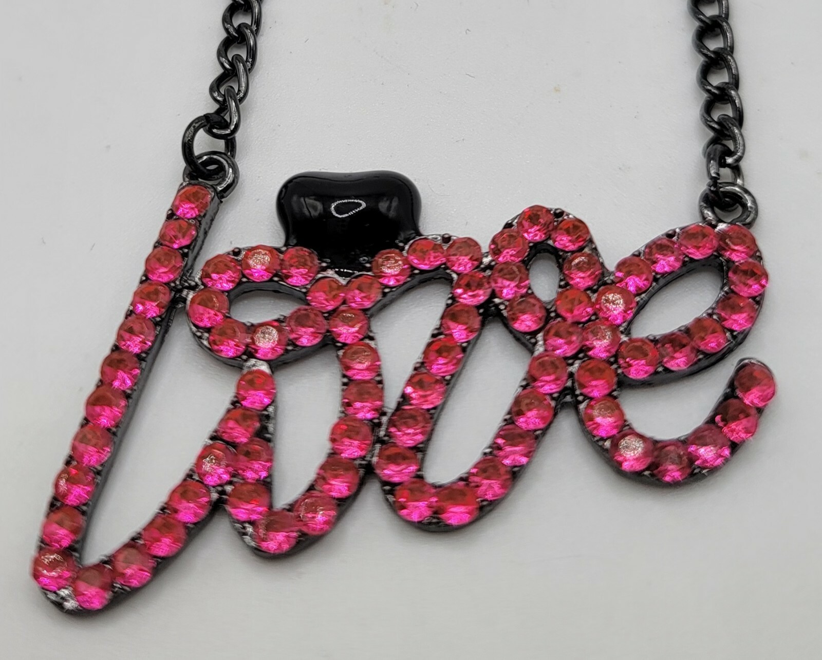 Love Spellout Necklace 18″ Chain Fashion Costume Womans Valentines Day Bling