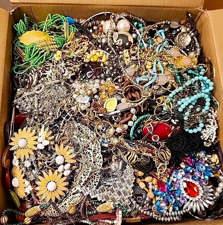 10 Pound Lbs Unsorted Huge Lot Jewelry Vintage & Modern Junk & Resell Tangled In