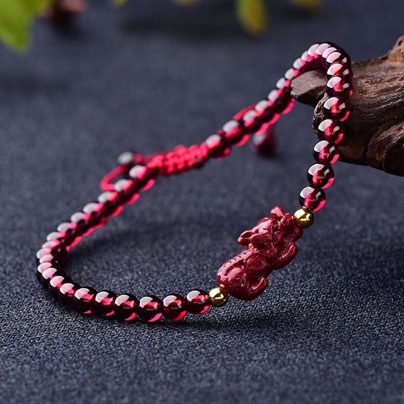 Natural Garnet Pixiu Crystal Gemstone Bead Bracelet for Good Luck Success Wealth