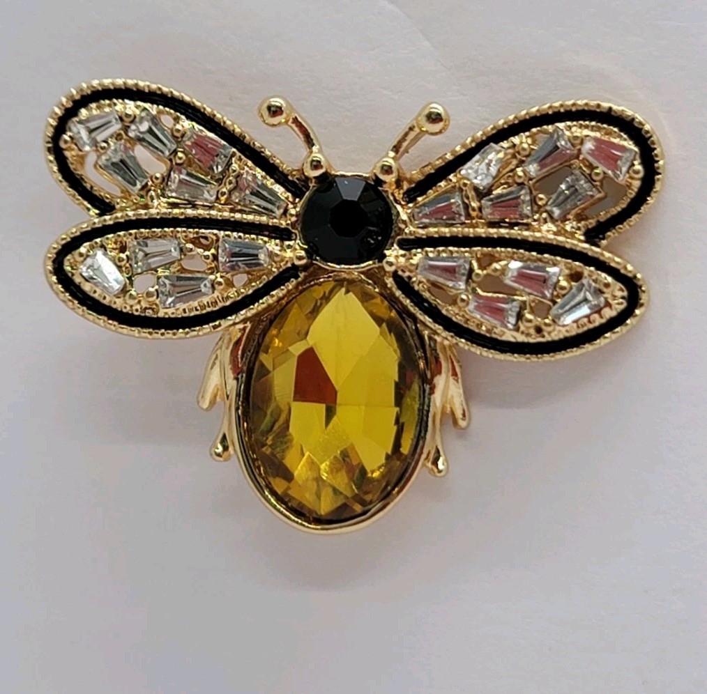 Vintage Bee Brooch Pin – Gold Tone Enamel Honeybee Insect Jewelry Accessory
