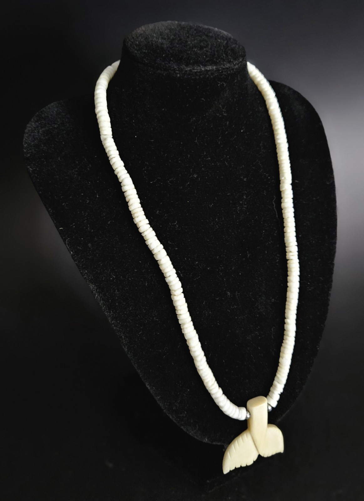 Polynesian Litub Shell Necklace With Hand Carved Whale Tail Pendant 18″