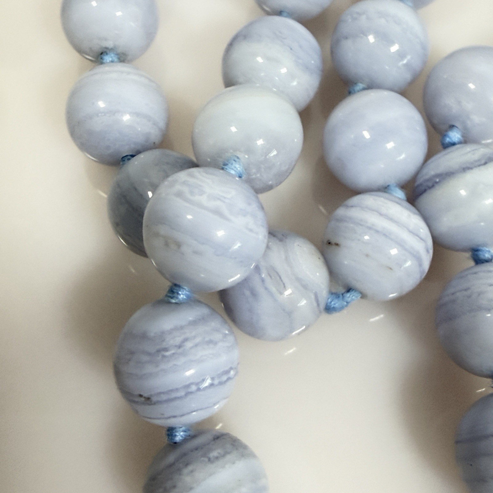 Vintage Blue Lace Agate Beaded Necklace 31″ Endless Strand Hand Knotted 9.7 mm
